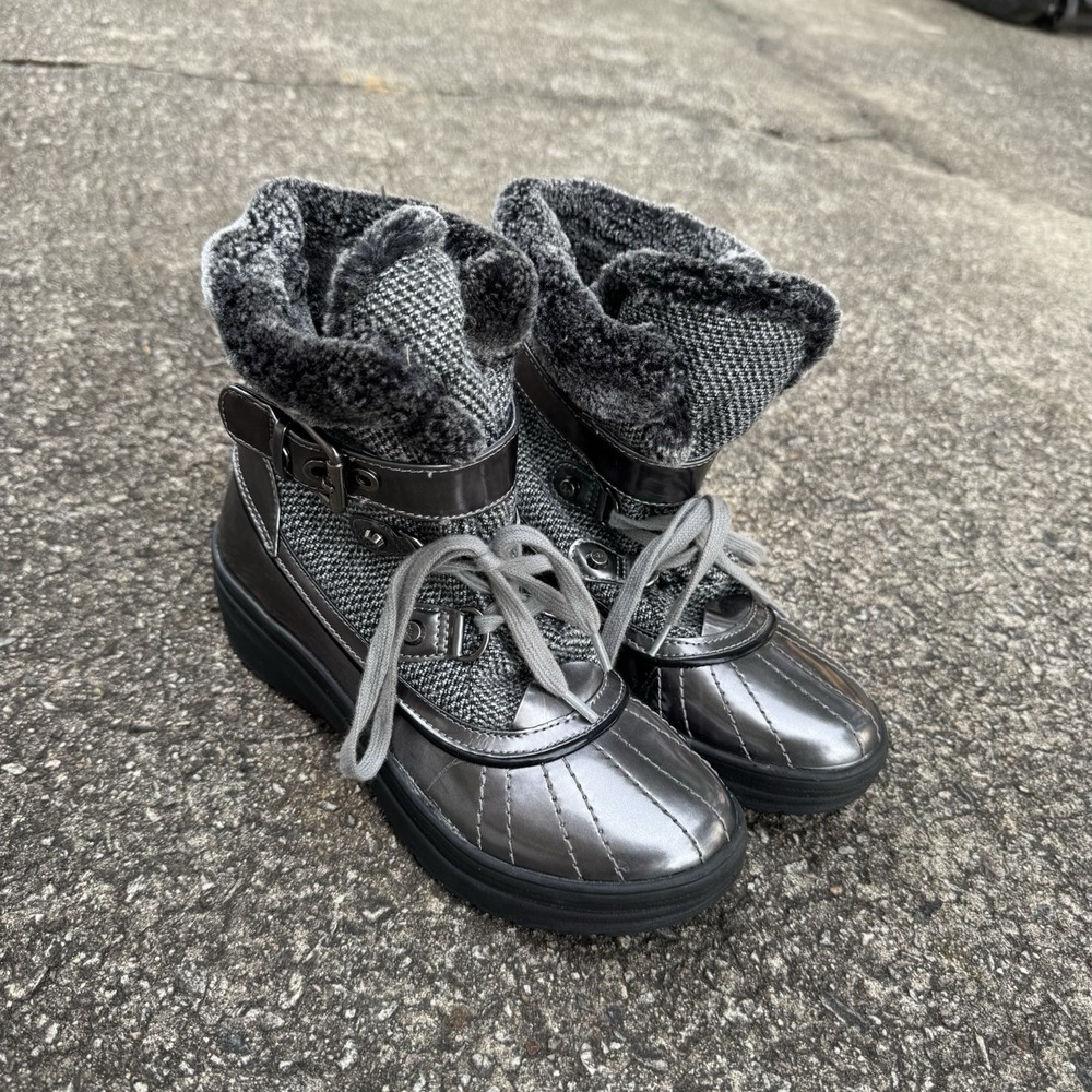 Anne Klein Gallup Sport Metallic Silver 7.5 M Winter Boot Faux Fur Lined